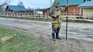 Специалисты ООО «Институт Гипроводхоз» Кострома, в рамках предстоящего канализирования улиц Кооперативная, Чайковского и Первомайская, провели геодезические исследования